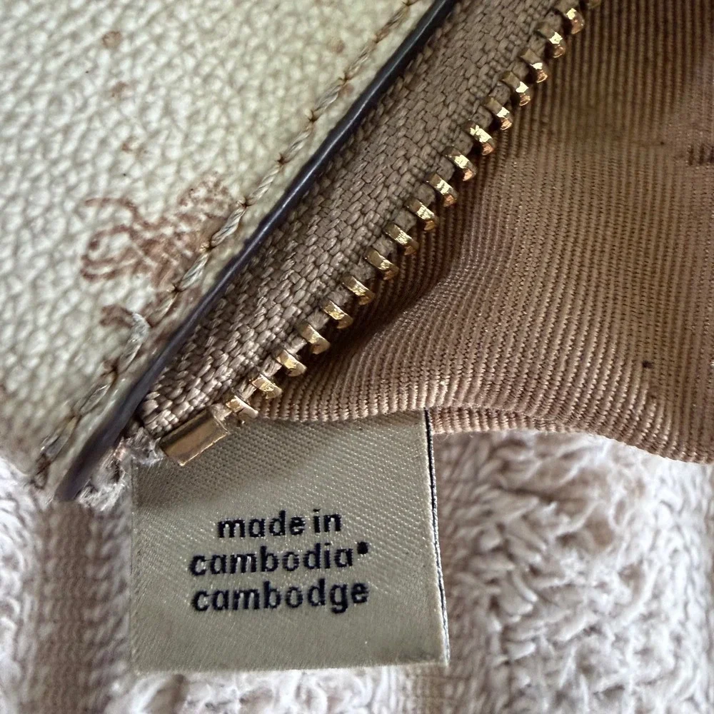 Coach Corner Zip Wristlet Horse and Carriage Print Cream Tan C4466